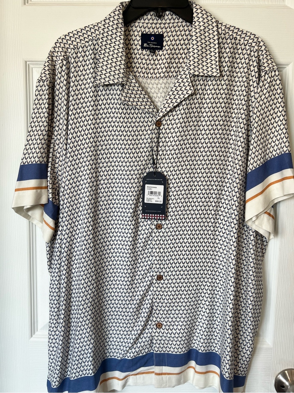 New Ben Sherman Cream & Navy Patterned Short-Sleeve Button Down Shirt. Size XXL